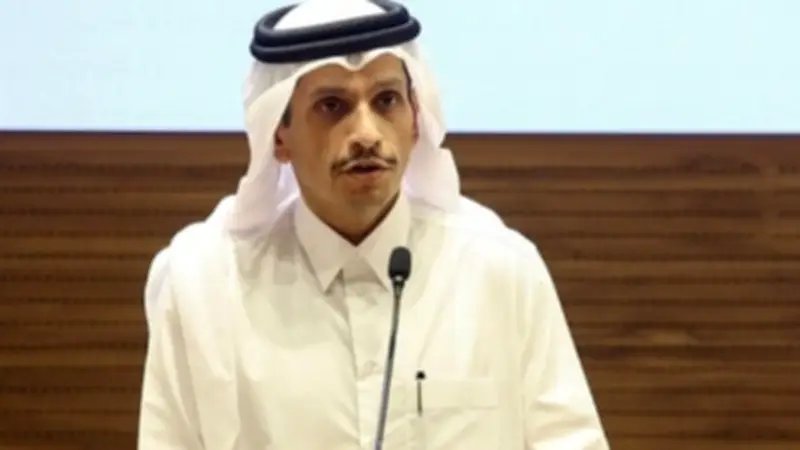 رئيس وزراء قطر يطالب بوقف الاعتداءات الإيرانية على دول المنطقة فورًا