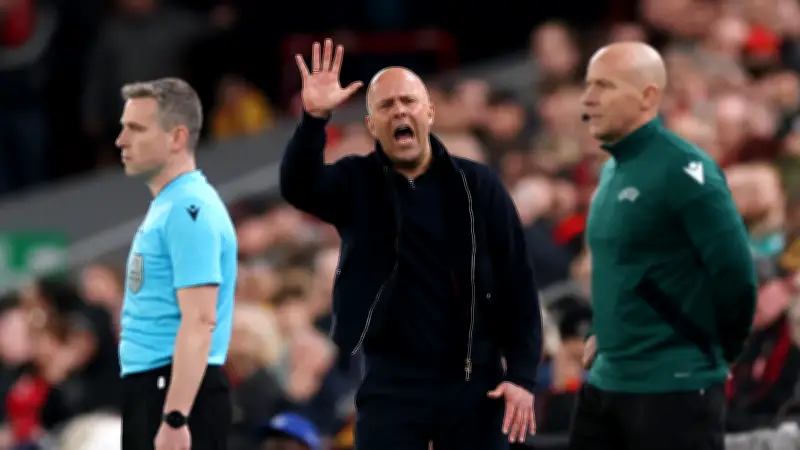 ليفربول يتأهل لدوري الأبطال رغم تحذيرات من عدم الثبات في الدوري الإنجليزي