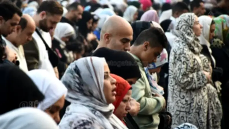 الأزهر يحسم الجدل: فصل الرجال عن النساء في صلاة العيد واجب لصحة الصلاة