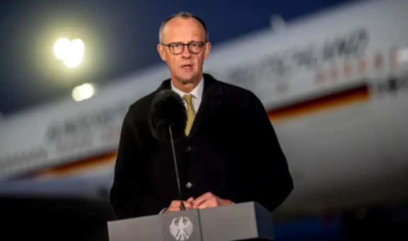 المستشار الألماني يدين هجوم إيران ويدعو لحماية الملاحة في مضيق هرمز