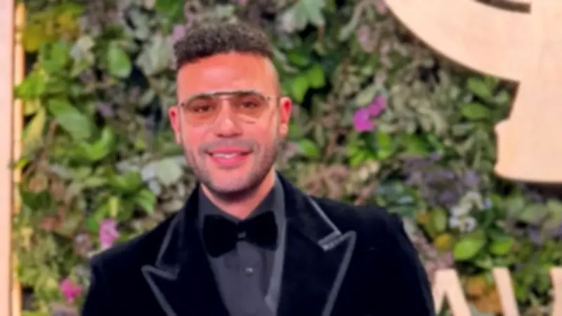 محمد إمام يعلن سعادته بنجاح مسلسل الكينج ويشارك تفاصيل شخصية حمزة الدباح