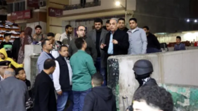 محافظ الإسماعيلية يتفقد النظافة والإنارة والإشغالات قبل صلاة عيد الفطر