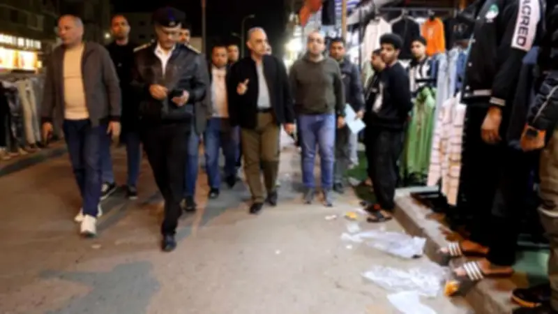 محافظ الإسماعيلية يتفقد الشوارع ويراقب النظافة استعداداً لصلاة عيد الفطر المبارك