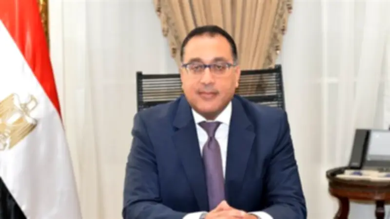 السيسي يؤدي صلاة العيد في مسجد الفتاح العليم بحضور مدبولي ووزراء الدفاع والداخلية والأوقاف