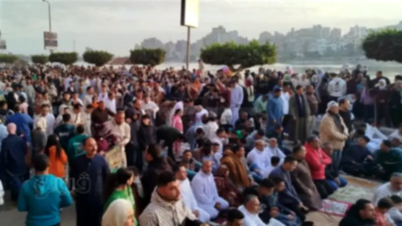 ضفاف النيل بالغربية تكتسي بالفرح في صلاة عيد الفطر وسط أجواء روحانية