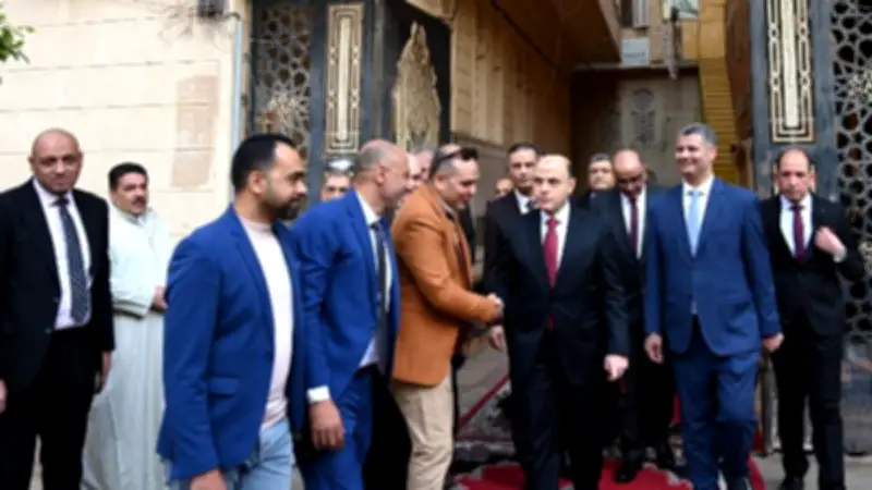 محافظ الغربية يشارك الأيتام وكبار السن فرحة العيد ويهديهم هدايا الرئيس السيسي