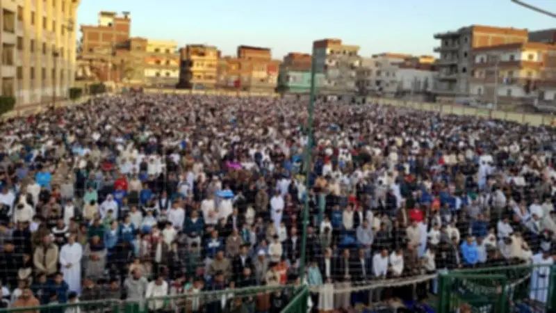 الإسكندرية تشهد توافدًا جماهيريًا لأداء صلاة العيد في الهيئات الشبابية والرياضية