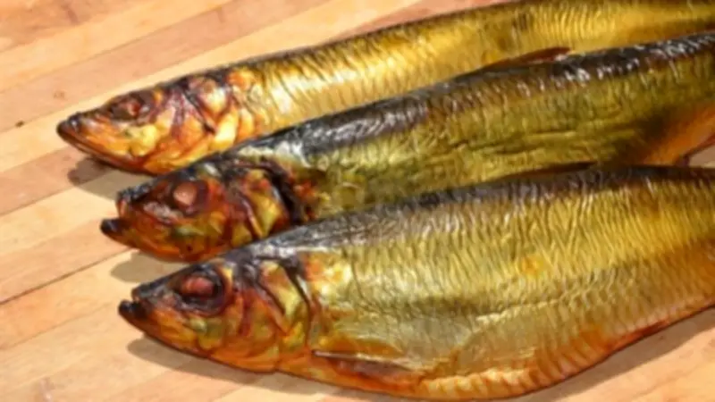 بين الكحك والرنجة: كيف تتحول موائد عيد الفطر إلى عبء صحي خطير؟