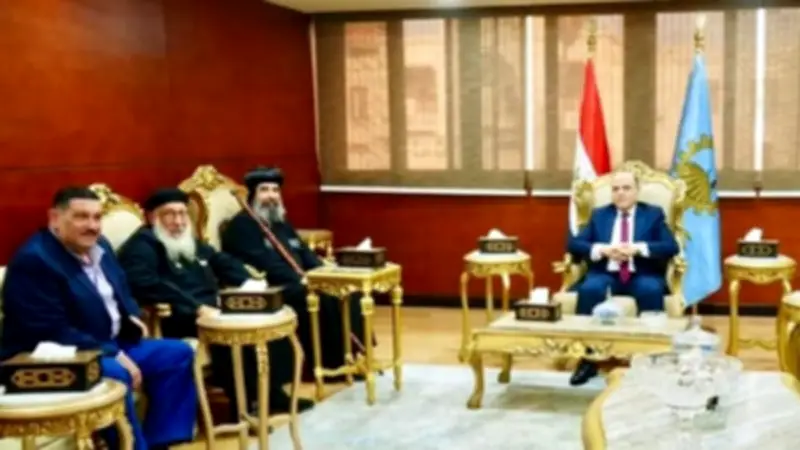 الأنبا أغناطيوس يقود وفداً كنسياً لتهنئة محافظ الغربية ومدير الأمن بعيد الفطر