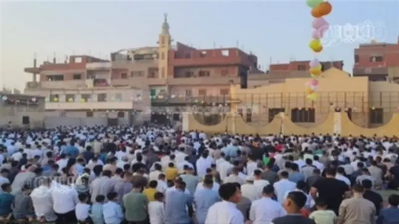 مفتي الجمهورية يوضح حكم جهر المأموم بالتكبير خلف الإمام في صلاة العيد
