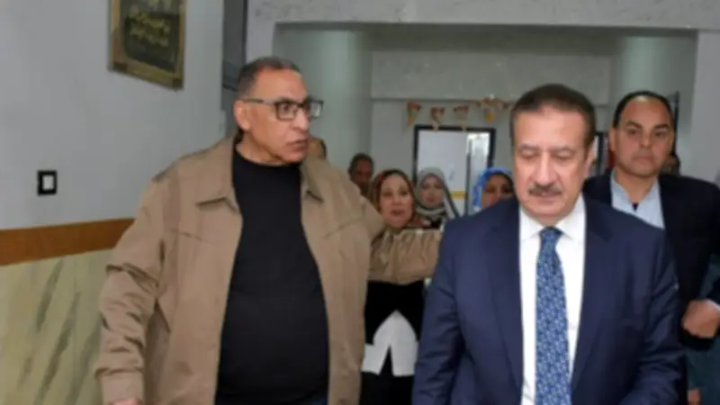 محافظ بورسعيد يزور جمعية رمسيس لرعاية الأيتام ويهنئهم بعيد الفطر