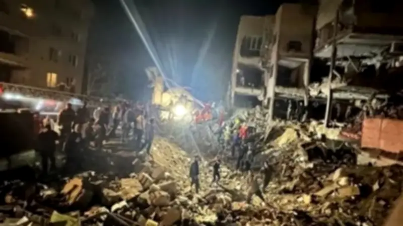 هجوم أمريكي إسرائيلي على إيران يخلف قتلى بينهم أطفال ويستهدف منشآت نووية