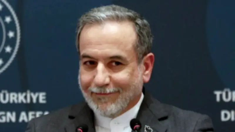 وزير الخارجية الإيراني عراقجي: لا نعتزم الموافقة على وقف إطلاق النار مع واشنطن وتل أبيب