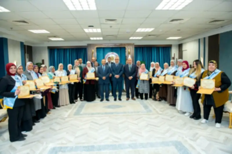 تكريم الأمهات المثاليات في مصر: احتفاء بالإنتاج الحربي في فيديو مؤثر