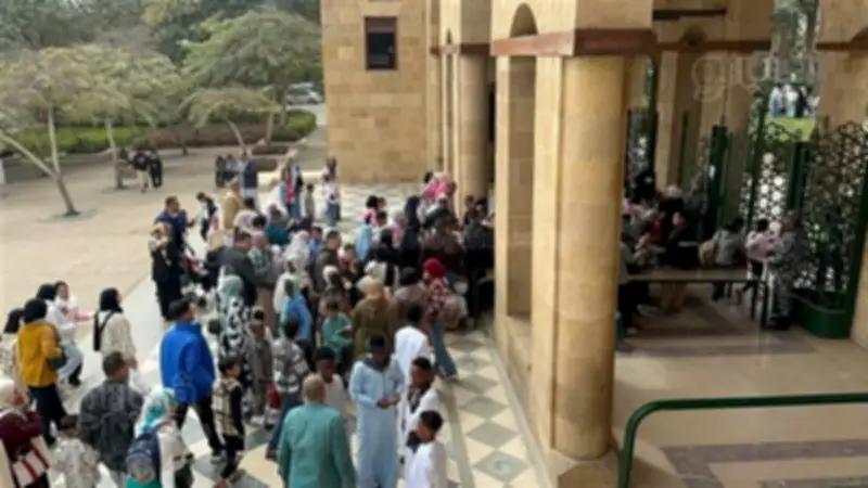 حديقة الأزهر تشهد إقبالاً كبيراً في ثاني أيام عيد الفطر وسط أجواء احتفالية