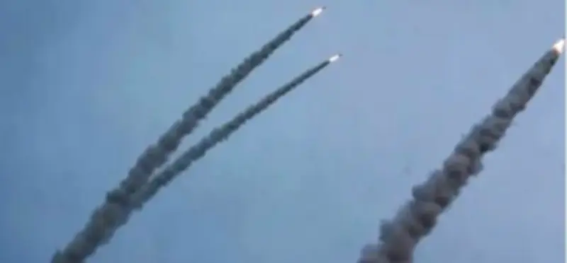 جيش الاحتلال الإسرائيلي: إحدى مقاتلاتنا في إيران تعرضت لهجوم بصاروخ أرض جو