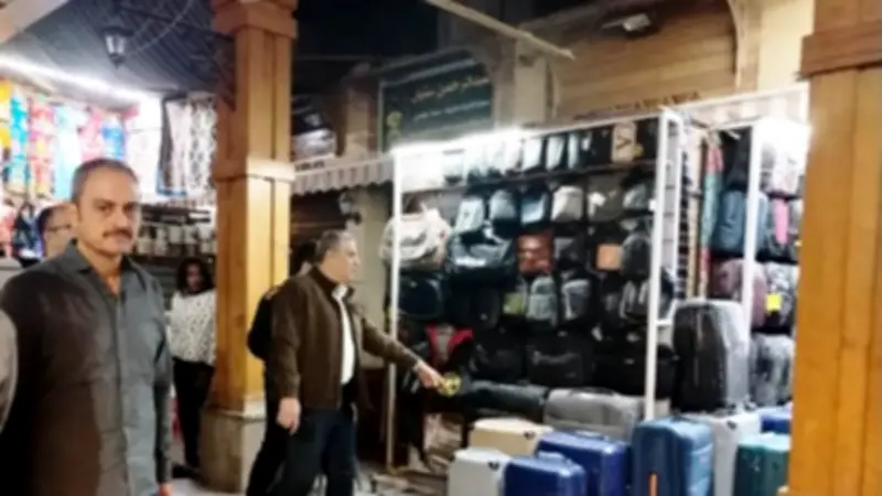 نائب محافظ أسوان يطالب أصحاب محلات السوق السياحي القديم بالالتزام بخطوط التنظيم