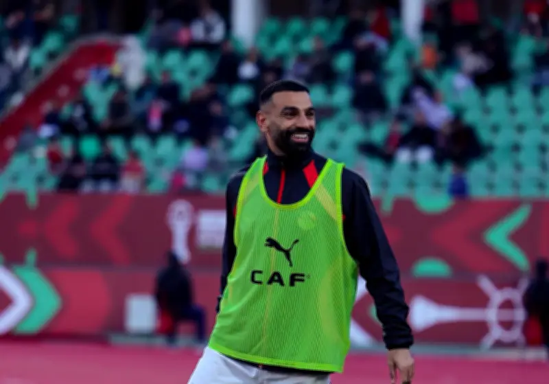 الوافد الجديد لـ الأهلي يعوض غياب صلاح في معسكر المنتخب المصري