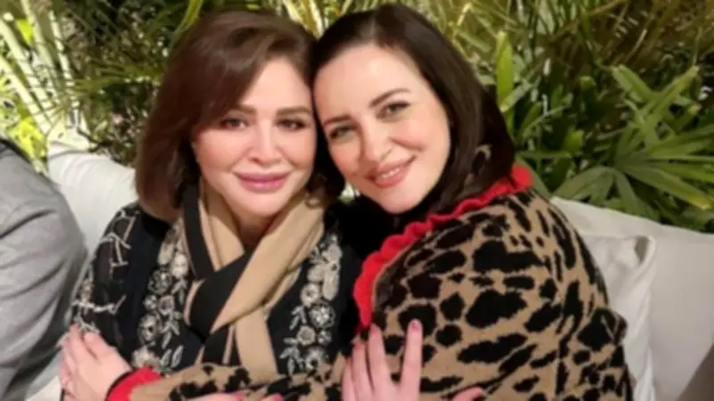 إلهام شاهين تثني على أداء نجوم مسلسل 'حكاية نرجس' وتشيد بفريق العمل