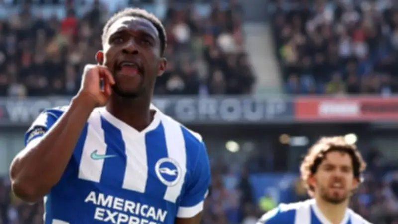 ويلباك يسجل هدفين لبرايتون في شباك ليفربول بتأخر جماهيري وإصابة صلاح