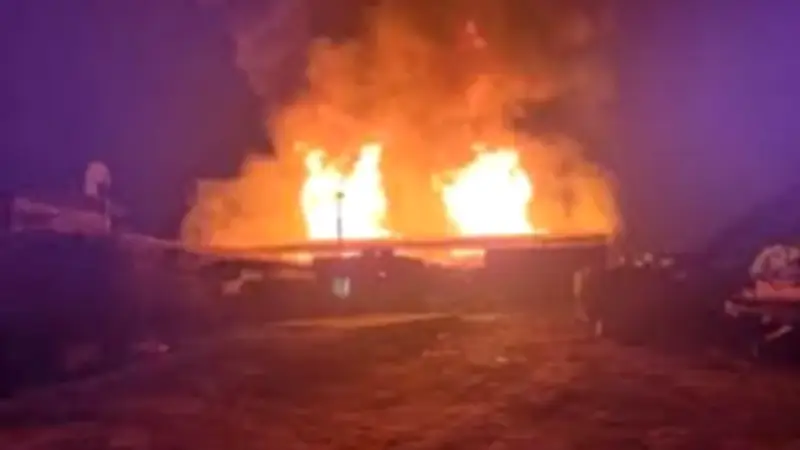 إسرائيل تعلن عن هجوم صاروخي إيراني يستهدف محيط مفاعل ديمونا النووي ويخلف إصابات