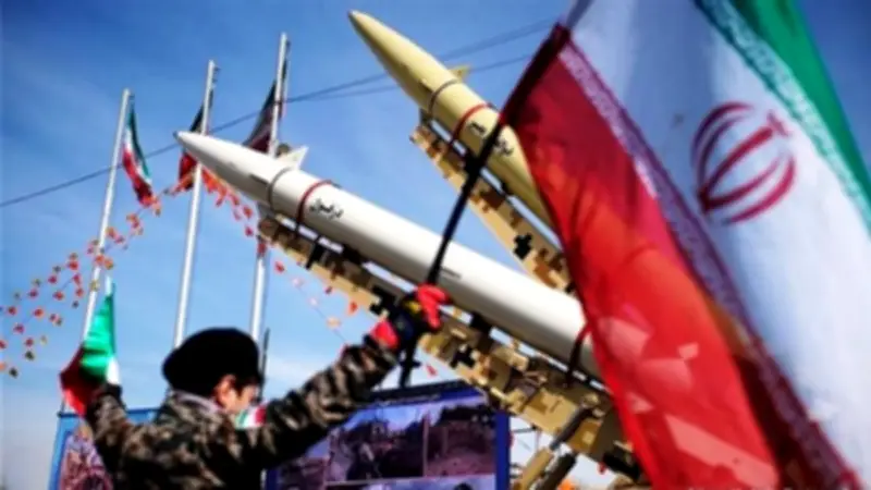 إيران تعلن تحول عقيدتها العسكرية إلى الهجوم وتعد بمفاجآت جديدة في ساحة القتال