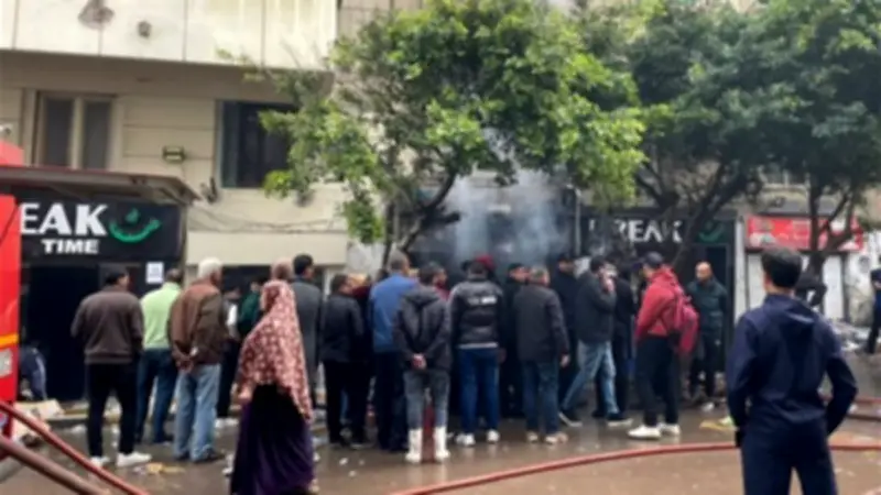 النيابة تنتدب المعمل الجنائي للتحقيق في حريق مصنع ملابس بالموسكي