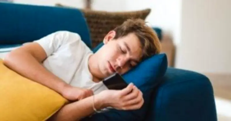 خلال إجازة العيد.. الجلوس في المنزل يهدد صحتك بمخاطر غير متوقعة