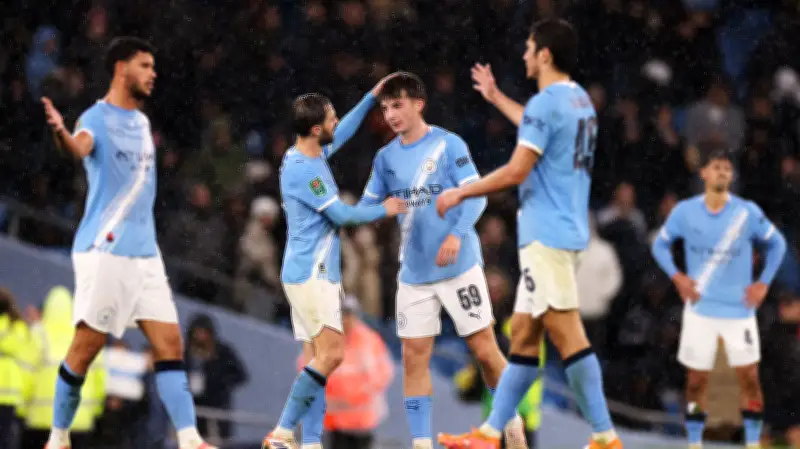 مشجعو مانشستر سيتي ينجون من الموت قبل مباراة أرسنال في مشهد مرعب