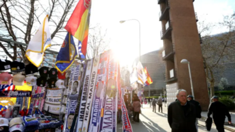 ريال مدريد وأتلتيكو مدريد في مواجهة ملتهبة بالدوري الإسباني وسط إجراءات أمنية مشددة