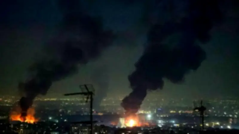 توتر أمني حاد في إيران.. انفجارات متتالية وتفعيل الدفاعات الجوية في عدة مناطق