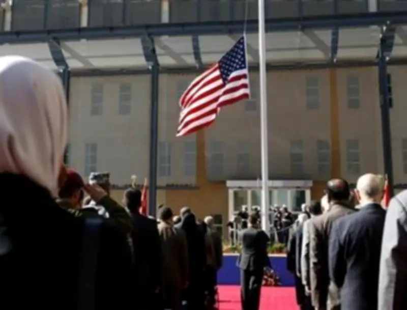 فصائل عراقية تمدد مهلة عدم استهداف السفارة الأمريكية في بغداد