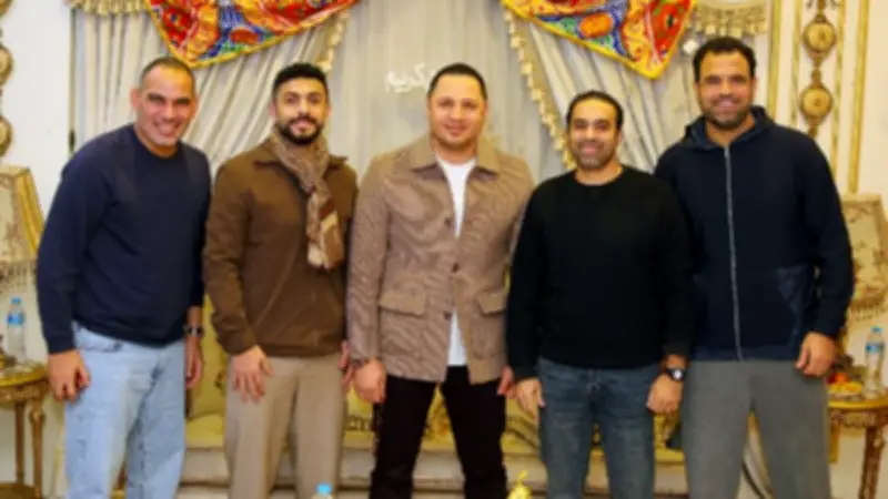 نجوم الزمالك والأهلي يشاركون في نهائي دورة رمضانية بالدقهلية ويعلنون عن دعم للنادي المحلي