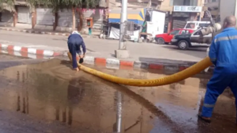 محافظ قنا يوجه بالإسراع في إصلاح كسر خط المياه بمنطقة عمر أفندي خلال عيد الفطر