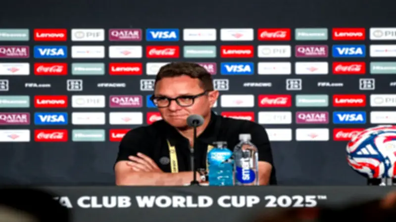 الوداد البيضاوي يبحث عن خليفة لبنهاشم بعد الإقصاء الصادم من الكونفيدرالية الإفريقية