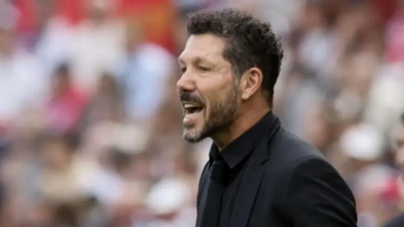 أزمة في أتلتيكو مدريد: إيقاف ثنائي أساسي قبل مواجهة برشلونة المصيرية