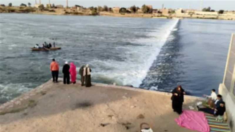 قناطر دهتورة بالغربية تستقبل آلاف الزوار في احتفالات عيد الفطر وسط الطبيعة الساحرة