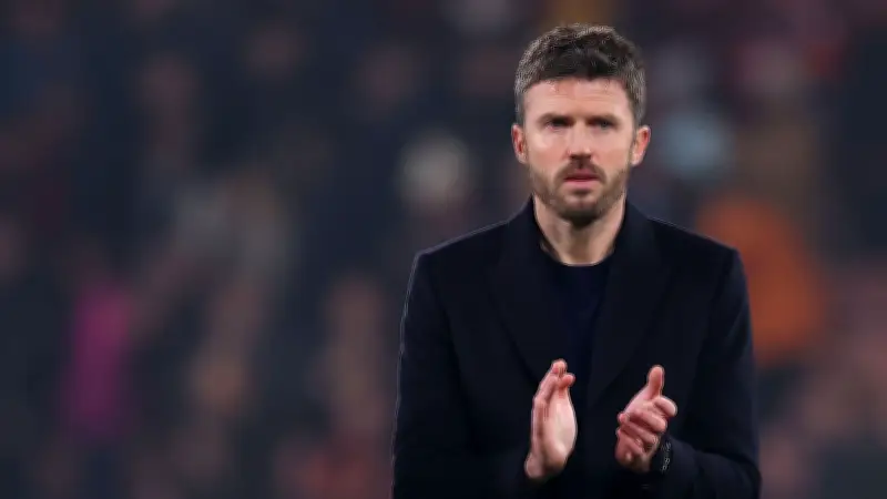 مستقبل مايكل كاريك مع مانشستر يونايتد لا يزال غامضًا رغم النتائج الإيجابية