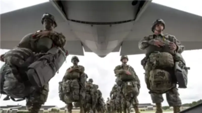 صحيفة نيويورك تايمز تكشف: واشنطن تدرس إرسال قوات محمولة جواً إلى إيران