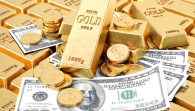خبير اقتصادي يكشف: الدولار أم الذهب.. أيهما أفضل للشراء والبيع الآن؟