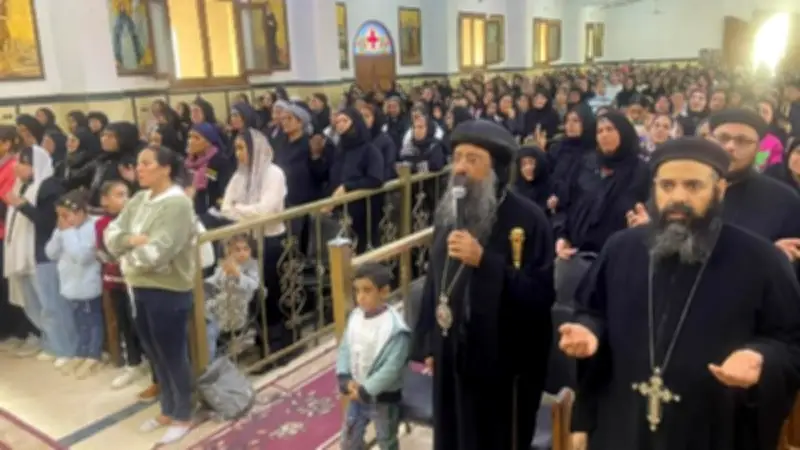 الأنبا زوسيما يرأس يومًا روحيًا للسيدات في عيد الأم بكرمة الرسل بأطفيح