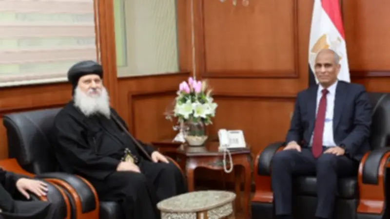 وفد كنسي برئاسة الأنبا ماركوس يهنئ محافظ كفر الشيخ بعيد الفطر المبارك