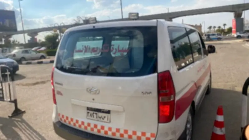 وداعًا أحمد عاطف درة.. جثمان المخرج يصل مسجد الشرطة بالشيخ زايد وسط حضور نقابي وإعلامي