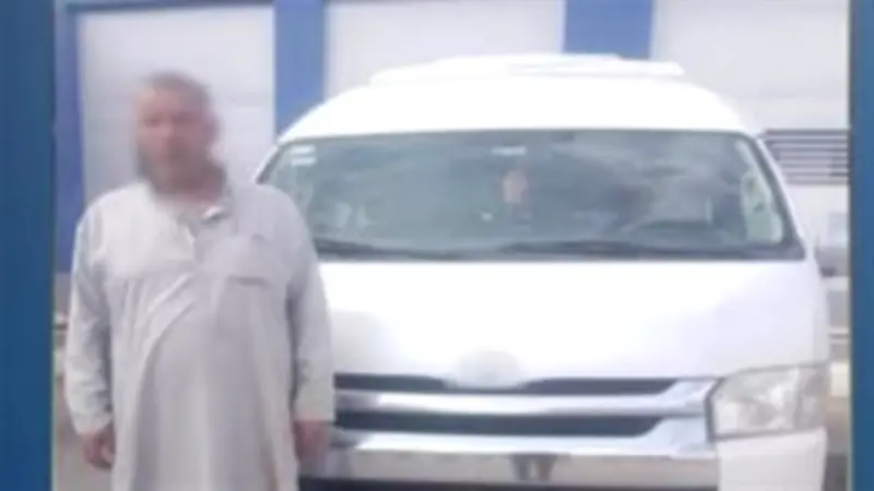 ضبط سائق ميكروباص لفرضه أجرة زائدة على سائح أجنبي في جنوب سيناء
