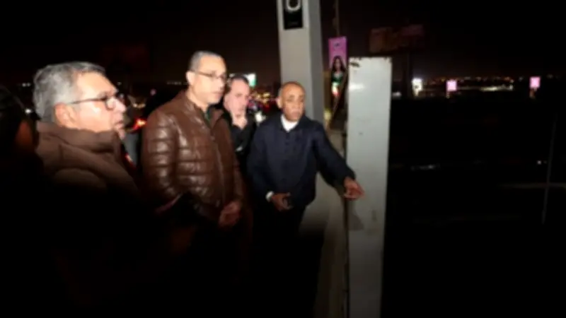 محافظ الجيزة يتفقد خطة ترشيد الكهرباء في المحاور الرئيسية خلال جولة ليلية