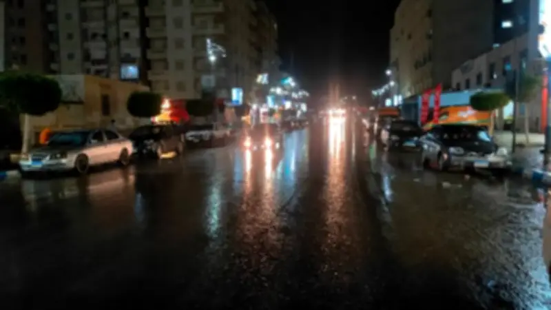 انخفاض حاد في درجات الحرارة وأمطار غزيرة تضرب محافظة مطروح