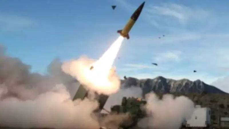 إعلام عبري: اعتراض صواريخ في الجليل الأعلى ومسيرة بالجليل الغربي وسقوط أخرى في مناطق مفتوحة