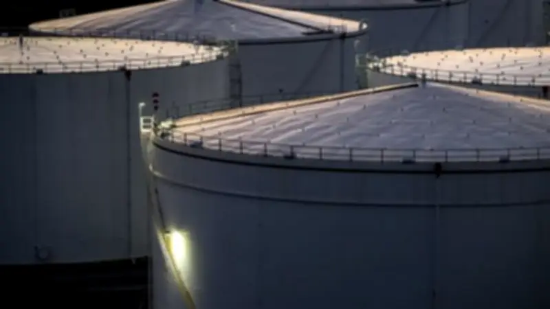 الوكالة الدولية للطاقة تؤكد استعدادها لإطلاق احتياطيات نفطية إضافية عند الضرورة