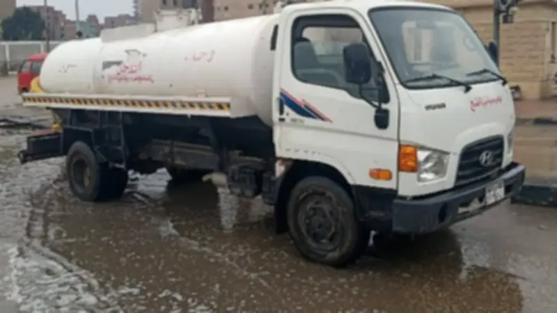 محافظ الشرقية يوجه بمواجهة الأمطار في منيا القمح عبر شفط المياه من الشوارع