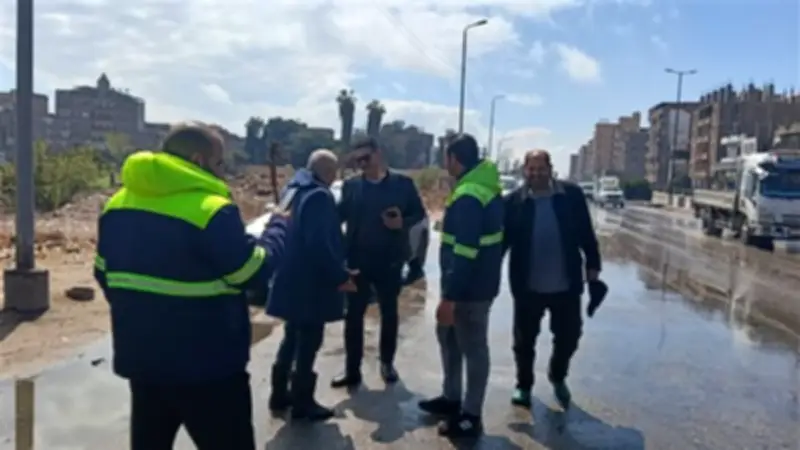 رئيس مياه القليوبية يتفقد جولة ميدانية لرفع تجمعات مياه الأمطار وضمان السيولة المرورية